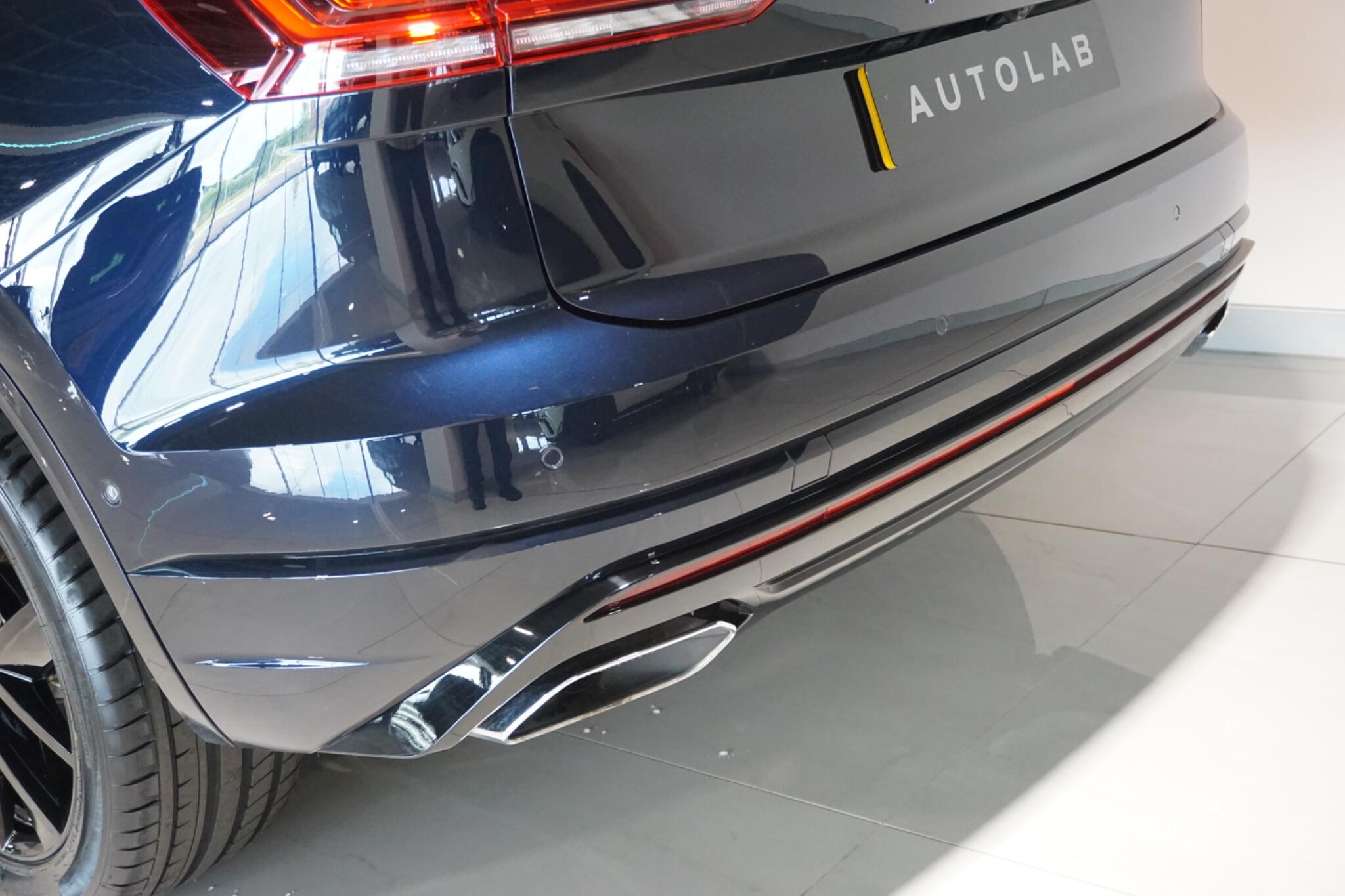 Volkswagen Touareg 3.0 TDI V6 R-Line SUV 5dr Diesel Tiptronic 4Motion Euro 6 (s/s) (286 ps)